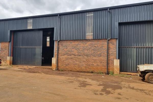 This is in a safety place which can be used as warehouse, workshop, panel beater, fully fenced, for viewing contact me