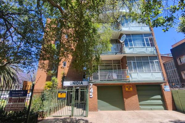 This tree filled building is well looked after with double access control and clean corridors. The flat is spacious with a bathroom and ...