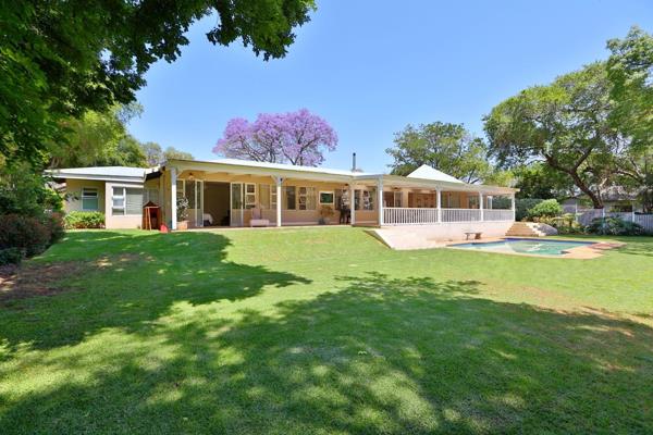 A gem in the most prestigious security suburb – Duxberry
Entertainers&#39; dream home – perfect family living and more!
Double covered ...