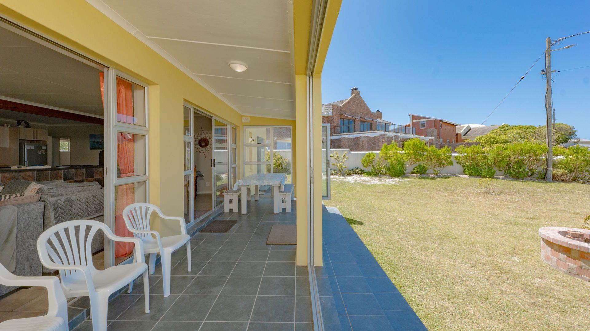 3 Bedroom House to rent in Struisbaai