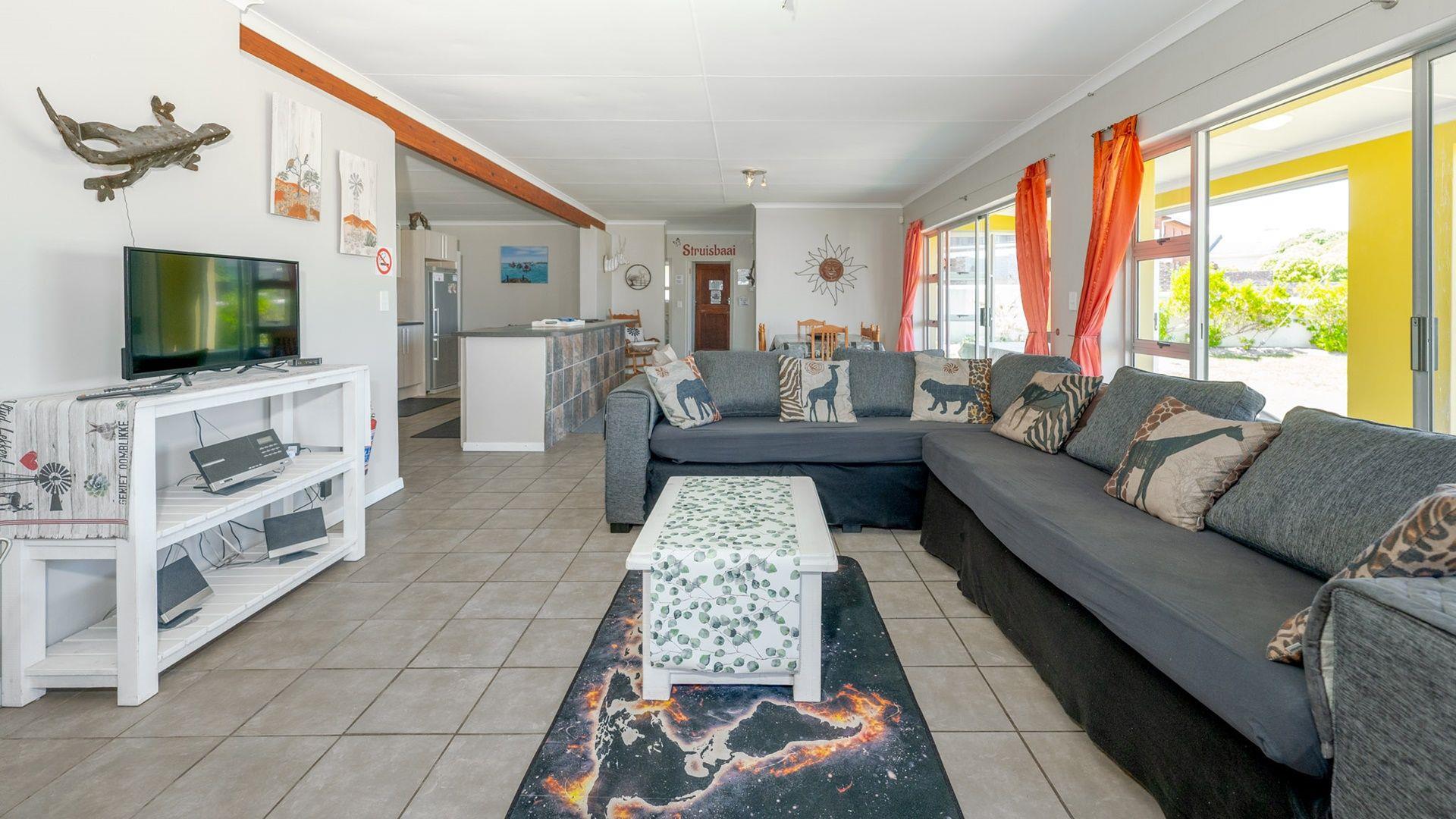 Photo of 3 Bedroom House to rent in Struisbaai