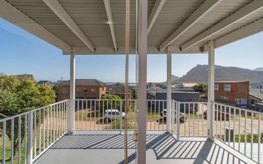 3 Bedroom House for sale in Pringle Bay