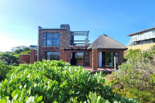 3 Bedroom House for sale in Suiderstrand