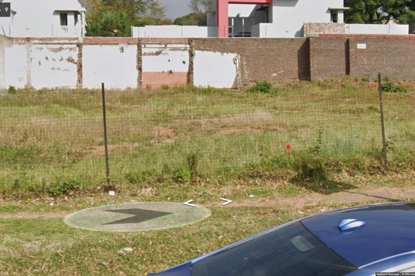 Get a vacant land that will help you build your dream house. This vacant land is 1093 m2