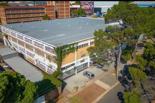 PRIME Showroom/Dealership/Warehouse
Location: The property is situated in the heart of Pretoria Central, making it easily accessible ...