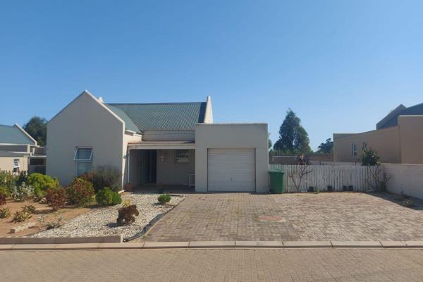 This family home is available in Kosmos Complex Vredenburg.

The property offers the following:

*  3 Bedrooms with build in ...