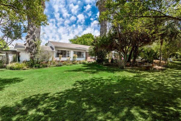 This beloved family home, nestled in Bordeaux South, has been lovingly maintained by its owners for 55 years, offering a rare blend of ...