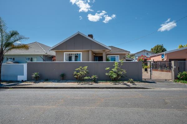 ****Exclusive Mandate**** 
  
Welcome to this gorgeous 4-bedroom home, offering a blend of comfort and functionality in a warm and ...