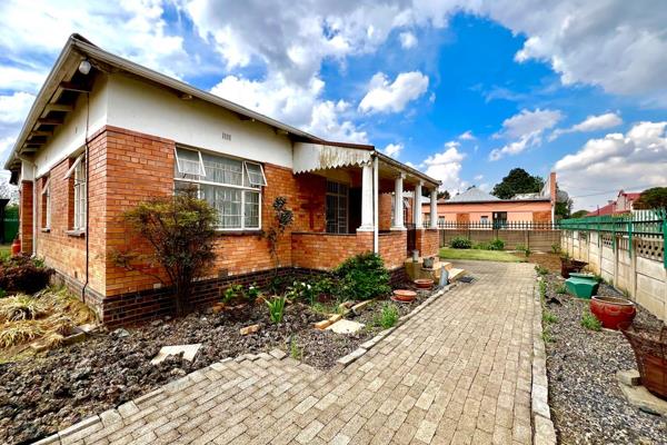 Discover this well-kept 4-bedroom, 2-bathroom home in the tranquil town of Morgenzon, Mpumalanga. Set on a generous 922sqm erf, this ...