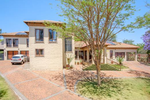 5 Bedroom House for sale in Waterkloof Ridge