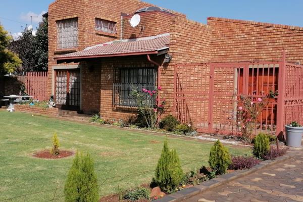 The 3-bedroom homes available in Windmill Park, Boksburg, typically offer a comfortable and modern living space. For example ...