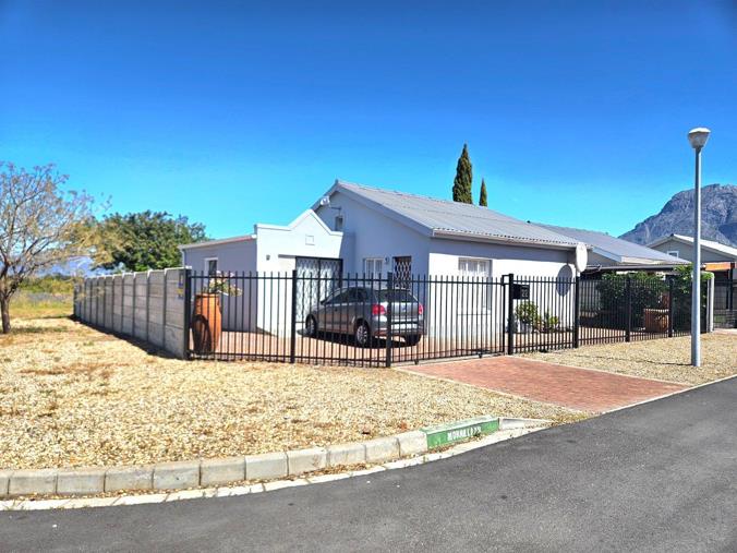 3 Bedroom House for Sale in Worcester West