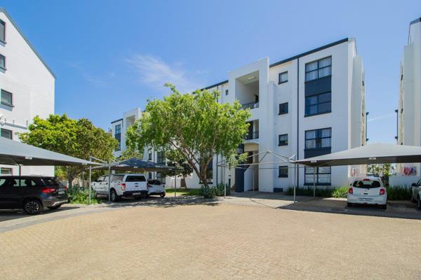 This modern ground floor apartment is located within a 24hr security, lifestyle estate, De Velde. Offering a spacious open plan design ...