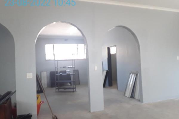 Shop or Office Space available from 01 March 2025
Located near Auto Zone in Delmas.
This Unit is Local and situated near other ...