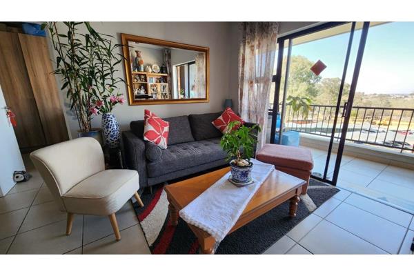 **Luxurious 2-Bedroom, 2-Bathroom Residence with Stunning Views in Thaba Eco Village**


*Nestled in the heart of the serene Thaba Eco ...