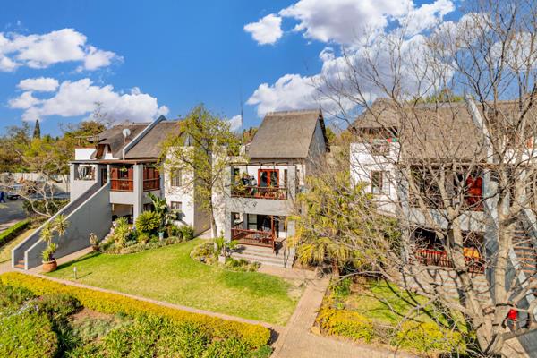 Situated on the banks of the Klein Jukskei River in northern Johannesburg, this cozy ...