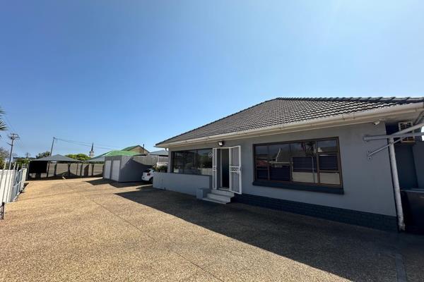 This versatile property on Beaufort Street in Milnerton offers a unique opportunity for ...