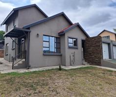 House for sale in Stonehenge Ext 5