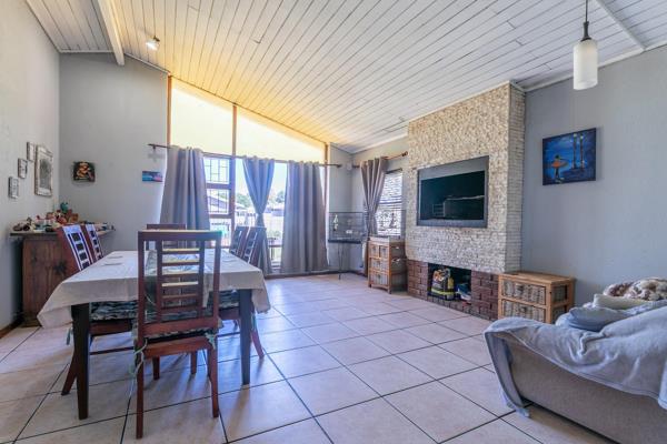 Stunning family home with excellent location close to Cape Gate shopping Mall, behind Medi-Clinic, close to major Schools and with ...