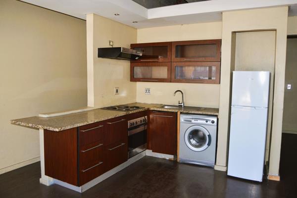 This stylish 46 square metre bachelor apartment in Braamfontein is ideal for a range of ...