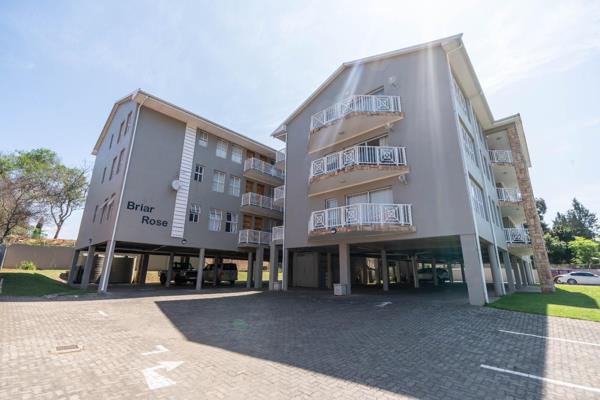 Positioned on the second floor of the sought after complex Briar Rose in Oatlands in Grahamstown. This spacious apartment overlooks the ...