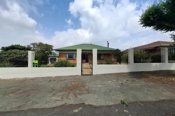 Neat home includes flatlet !!!

This neat home is ideal  for a small family or a young ...