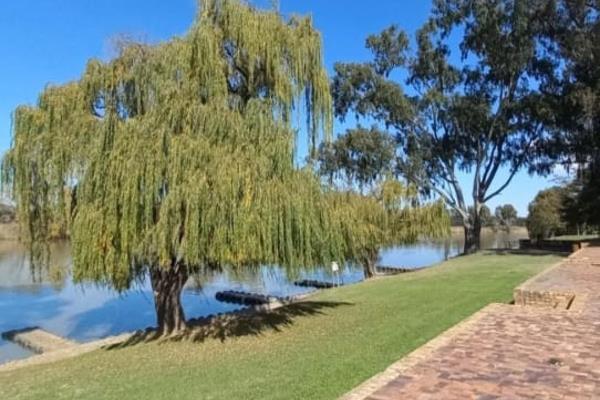 This vacant Stand Is Located in Riverspray Lifestyle security estate.
Riverspray Lifestyle Estate is situated on the banks of the Vaal ...