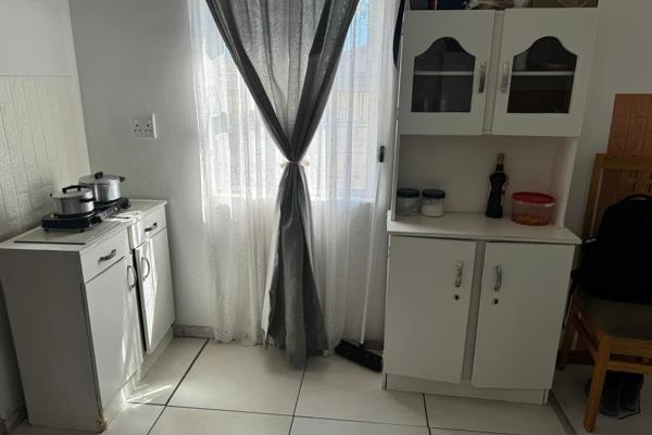 Bachelor flat to rent,bedroom / kitchen and seperate bathroom.