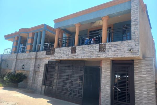 2 bedroom investment property  in Rubie ridge 

The property consists of..

*2 bedroom with main suit , 1 bedroom has toilet and ...