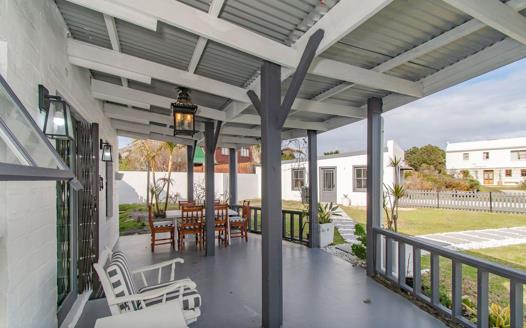 3 Bedroom House for sale in Pringle Bay