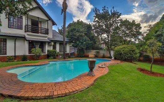 5 Bedroom House for sale in Weltevreden Park