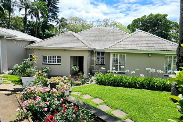 Available 1st January 2025
Stunning 3 bedroom, 2 bathroom property positioned in the golf course area of Kloof
This property ticks all ...