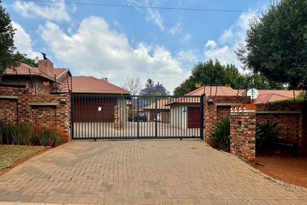 Townhouse To Let in Fairland
Located in a secure 4 Unit Complex.
Occupation 1 january ...