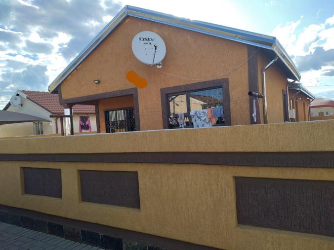 3 Bedroom House for Sale in Golden Gardens