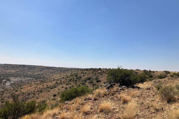 Orania/Luckhoff
Grootte 1400 ha
Prys R8 995 000

Hier is nou &#39;n goeie geleentheid om veegrond slegs 12 km vanaf Orania te ...