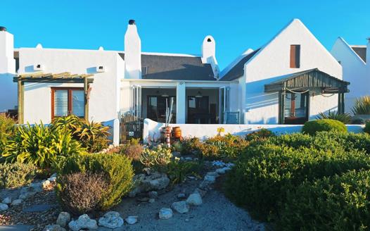 4 Bedroom House for sale in Jacobsbaai