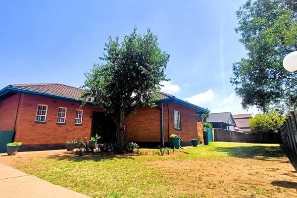 Discover your dream home in the heart of Vanderbijlpark! This inviting 3-bedroom, 2.5-bathroom property is perfect for families and ...