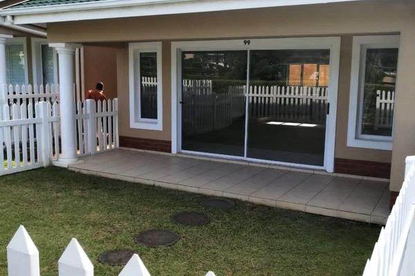 Situated close to Mount Edgecombe Country estate, this secure unit offers 3 bedrooms and ...