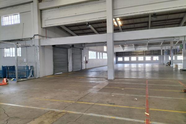 In this well positioned secure park there are warehouses available from 2000m - 8000m. Offering 3 phase high amperage, plenty front ...