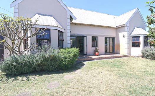 3 Bedroom House for sale in Bothasig