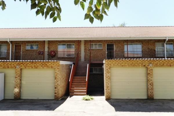 No loadshedding area!

This low maintenance property offers;
 
Inside;
2 Bedrooms ...