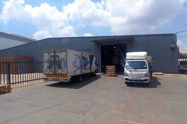 This spacious 1200 square meter warehouse is situated within a secure complex in Jet Park, making it an ideal choice for storage or ...