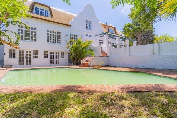 Cape Dutch Farmhouse style house

This spacious family home has just undergone a ...