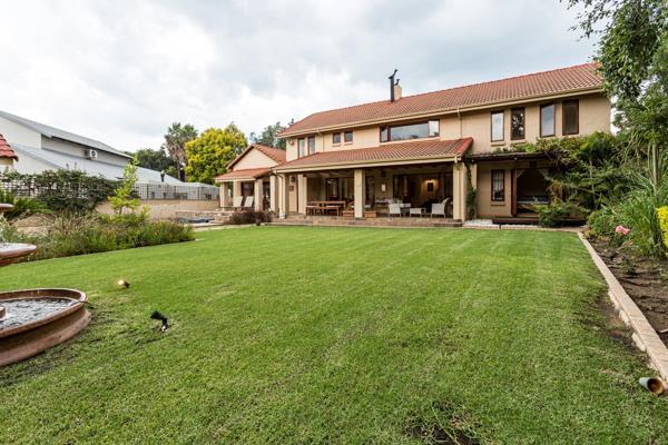 Cozy house on a quiet street in the Silverlakes Golf Estate.
The property offers the following:
- 4 Bedrooms  
- Small study,
- Living ...