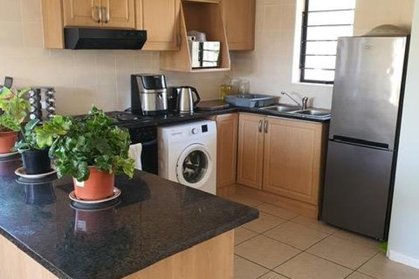 Lovely spacious and neat 2 bedroom, 1 full bathroom apartment to rent. Both bedrooms are ...