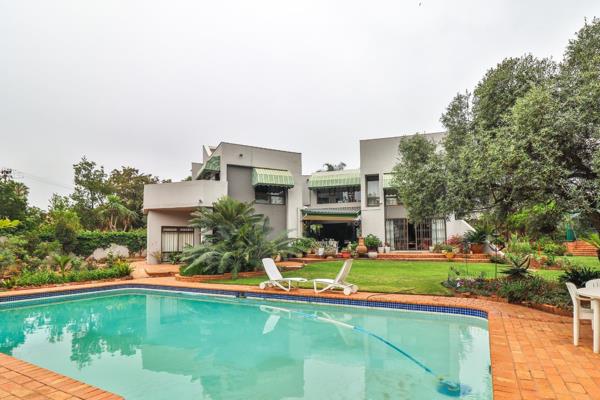 SOLE AND EXCLUSIVE MANDATE

WATERKLOOF RIDGE

4 BEDROOM HOUSE
PLUS
2 BEDROOM  FLAT/OFFICE



Argitectural designed residence  with a ...