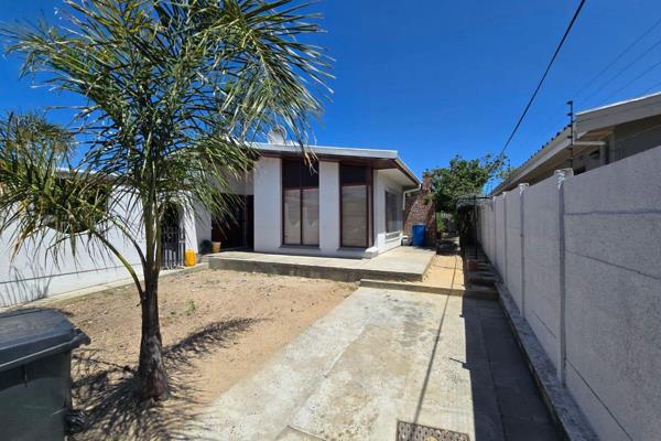 ***Sole Mandate***

Set on a large erf, this structurally sound home is a rare find, waiting for a touch of TLC to restore it to its ...