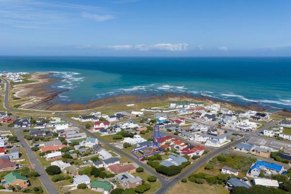 Exclusive listing in Agulhas!

Charming Coastal Home in the Heart of Agulhas

Discover the perfect blend of comfort and coastal living ...