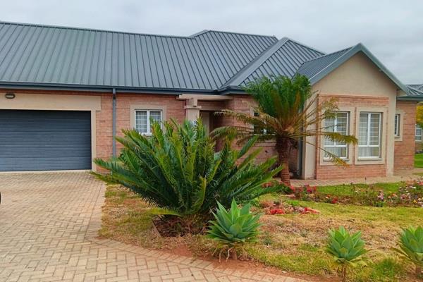 This house consists of 2 bedrooms, 2 bathrooms and open plan kitchen, lounge and dining room,
Garden, patio with a built in braai, and ...