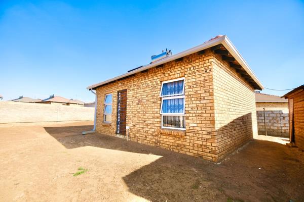 Charming 2-Bedroom Home in Secure Alliance Enclosure, Benoni

Welcome to this ...